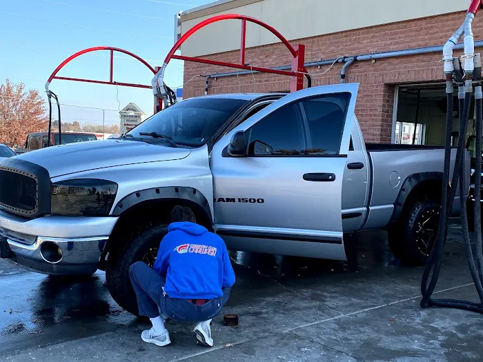 Country Club Car Wash Picture 6