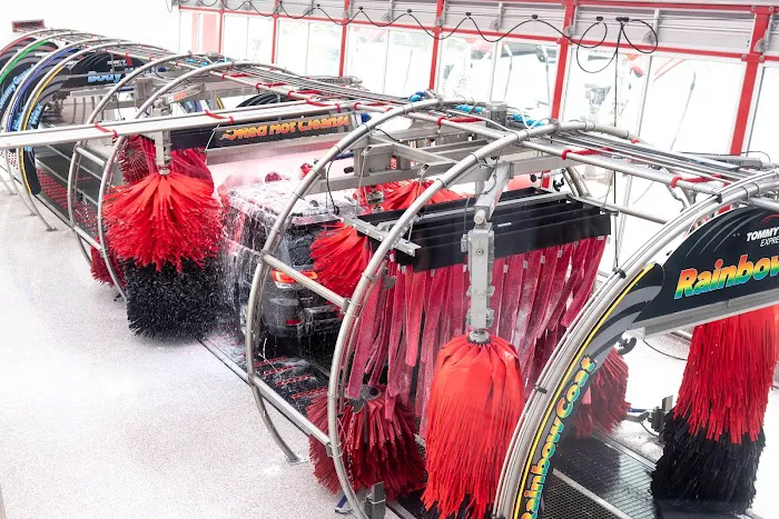 Tommy's Express® Car Wash Picture 6