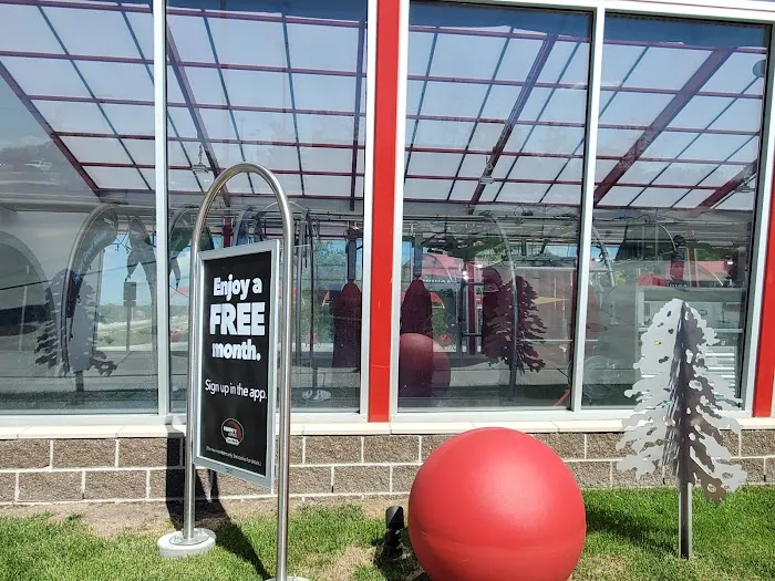 Tommy's Express® Car Wash Picture 7