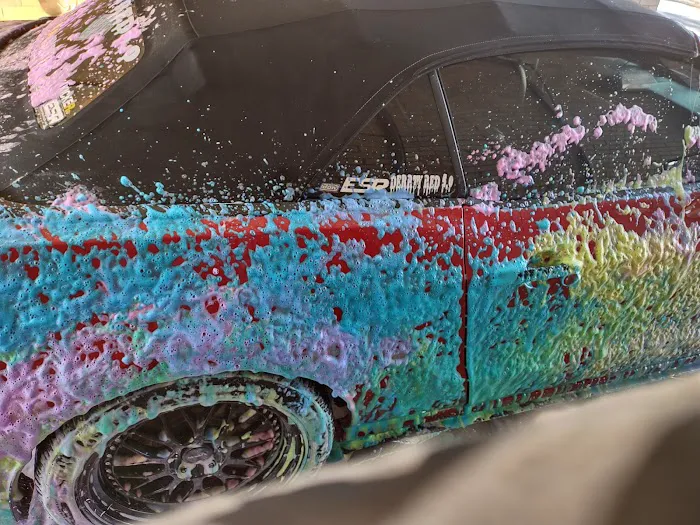 Frontier Car Wash Picture 3