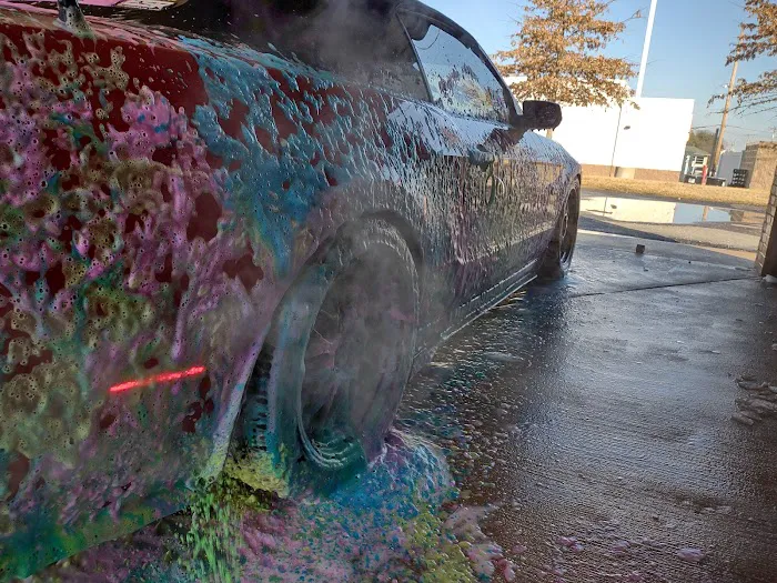 Frontier Car Wash Picture 10