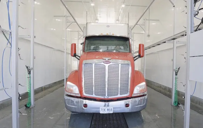 Fl Truck Wash & Fuel Picture 2