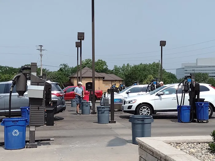 Waterway Carwash Picture 3