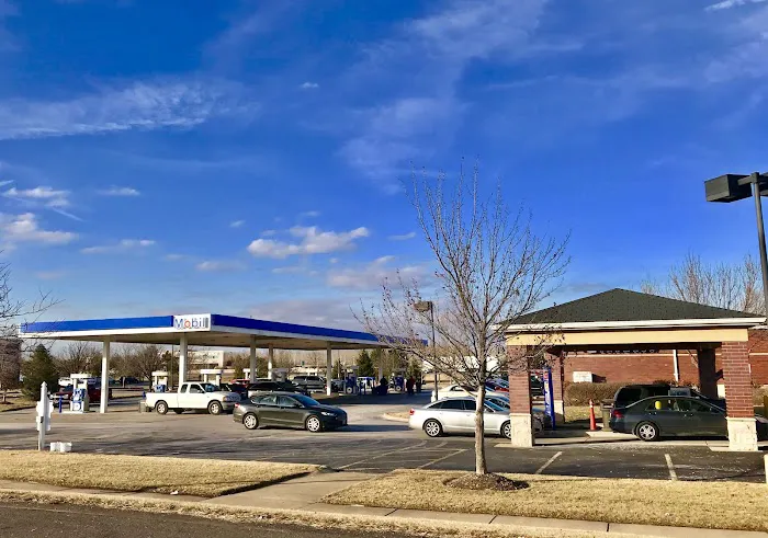 Country Club Car Wash Picture 3