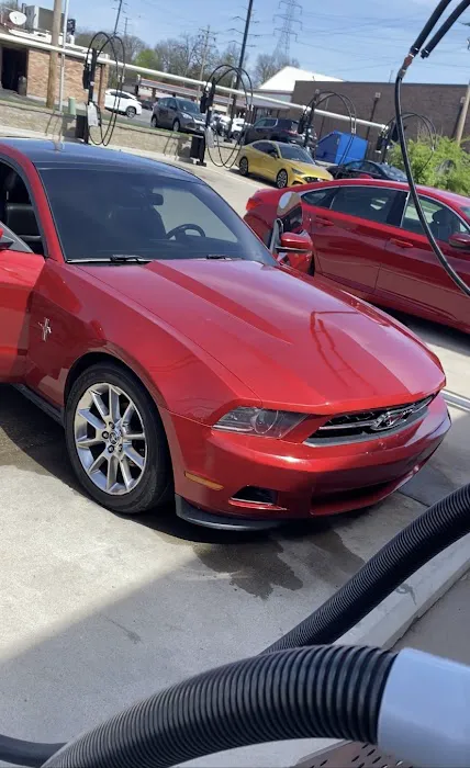 Club Car Wash Picture 3