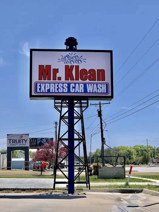 Mr Klean Express Car Wash Picture 3