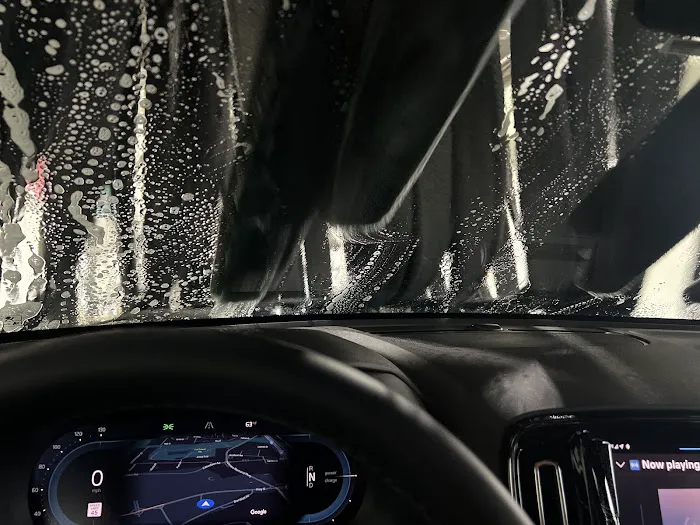 Zips Car Wash Picture 3