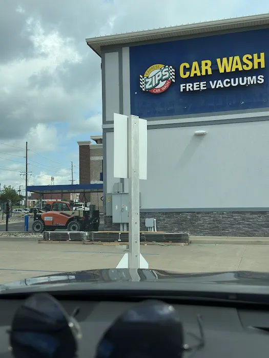 Zips Car Wash Picture 5