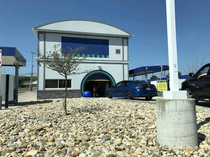 Zips Car Wash Picture 10