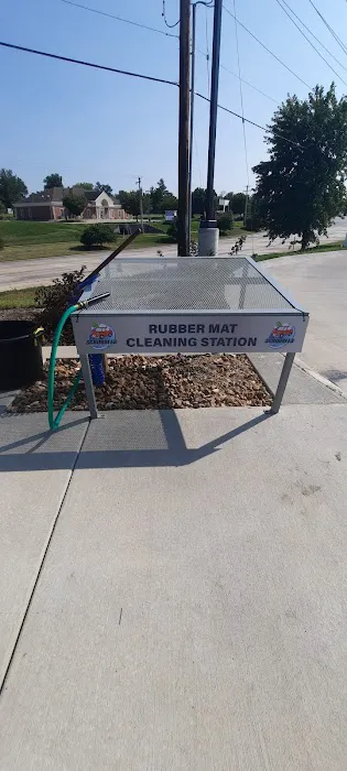 Scrubbles Car Wash Picture 4