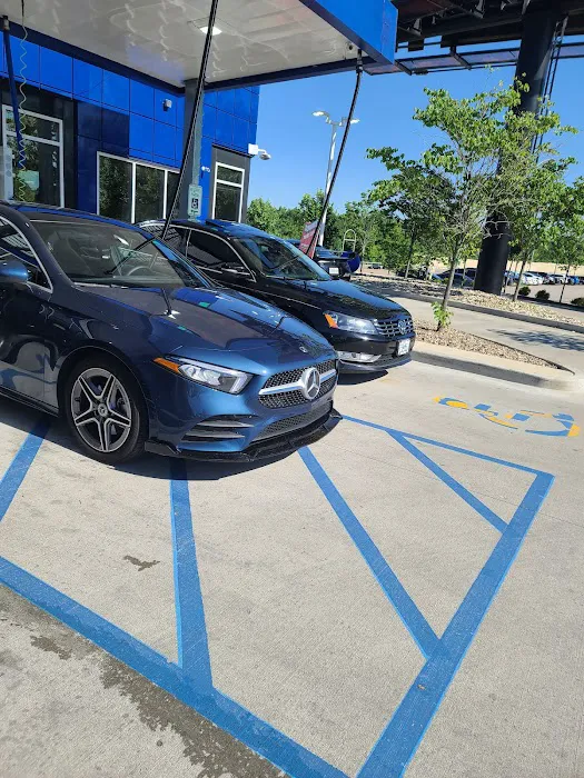 Zips Car Wash Picture 9