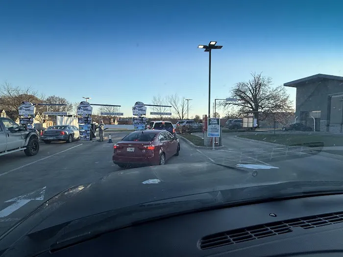 Tidal Wave Wash Center Picture 3