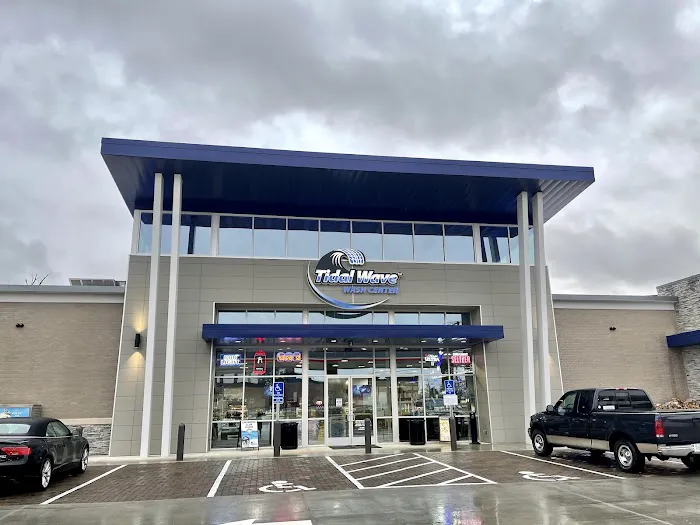 Tidal Wave Wash Center Picture 4