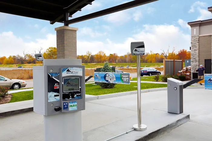 Tidal Wave Wash Center Picture 8