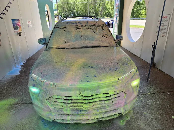 Classic Car Wash Picture 4