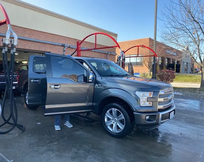 Country Club Car Wash Picture 2