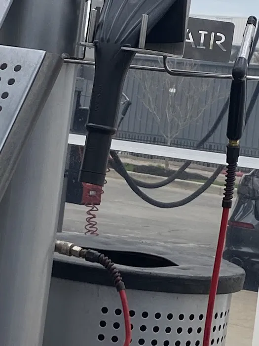 Club Car Wash Picture 7