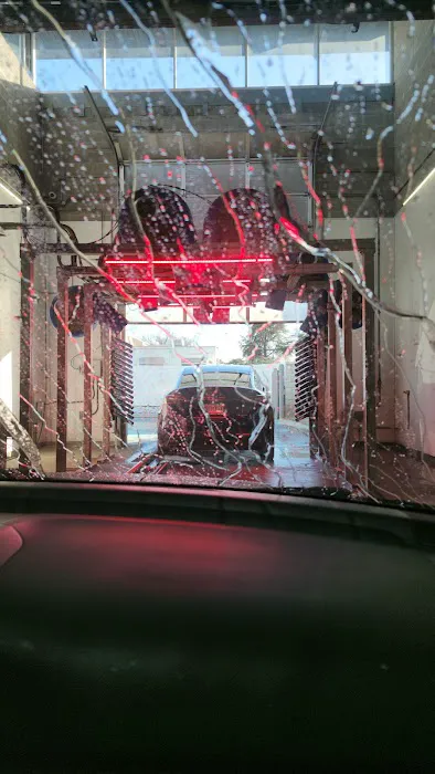 Club Car Wash Picture 8