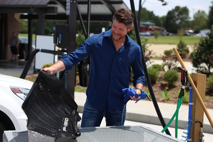 Scrubbles Car Wash Picture 4