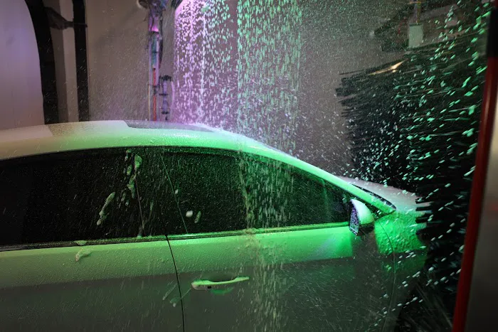 Scrubbles Car Wash Picture 5