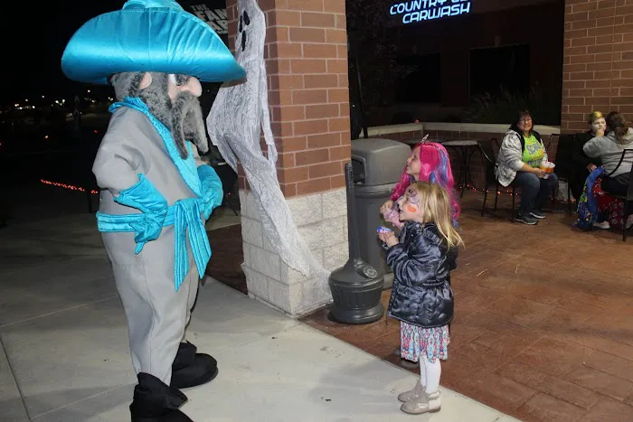 Country Club Car Wash Picture 3