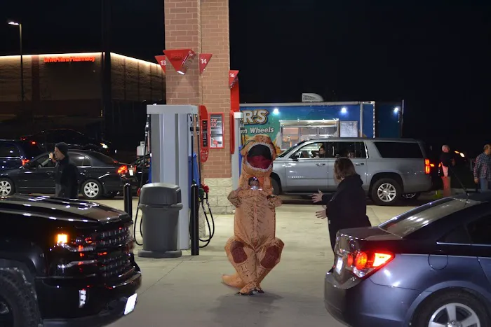 Country Club Car Wash Picture 4