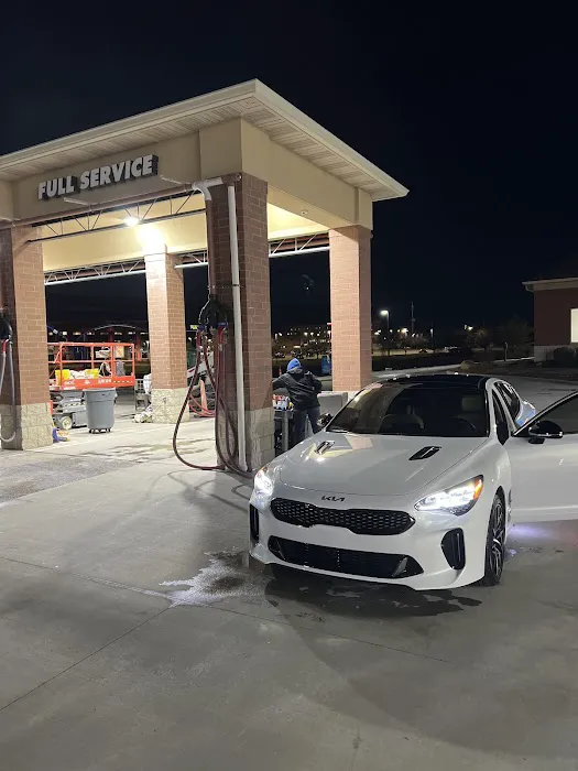 Country Club Car Wash Picture 10