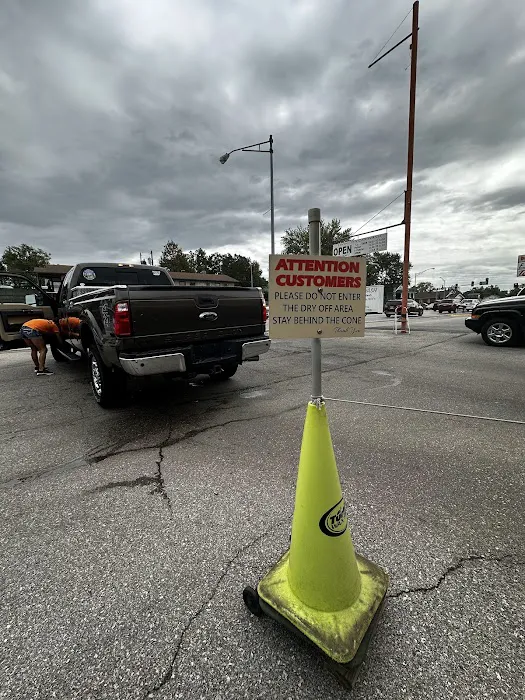 Crystal City Car Wash Picture 2