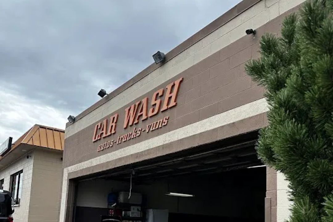 Crystal City Car Wash