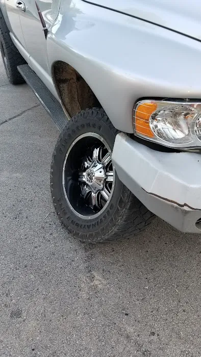 Crystal City Car Wash Picture 4