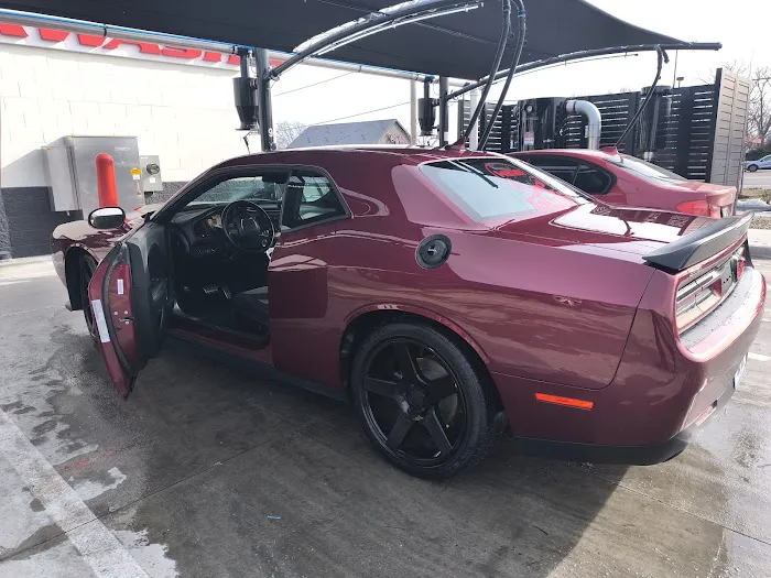 Club Car Wash Picture 3