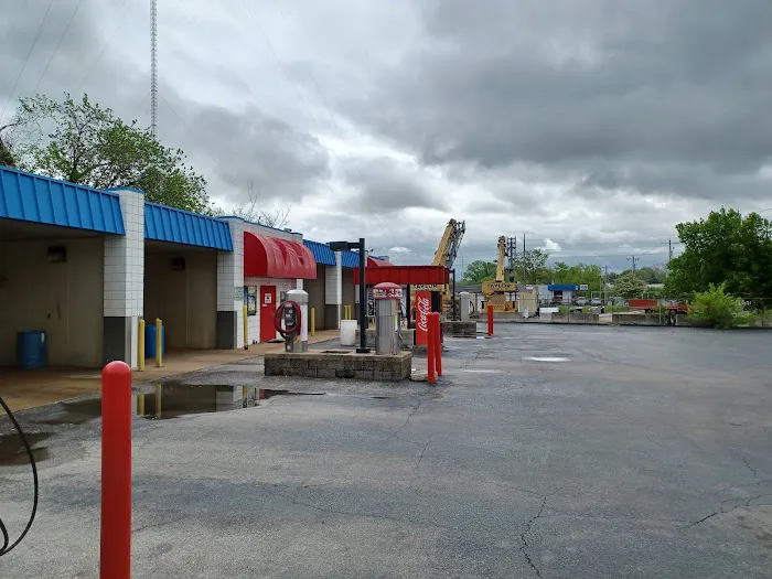 Reavis Barracks Car Wash Picture 2