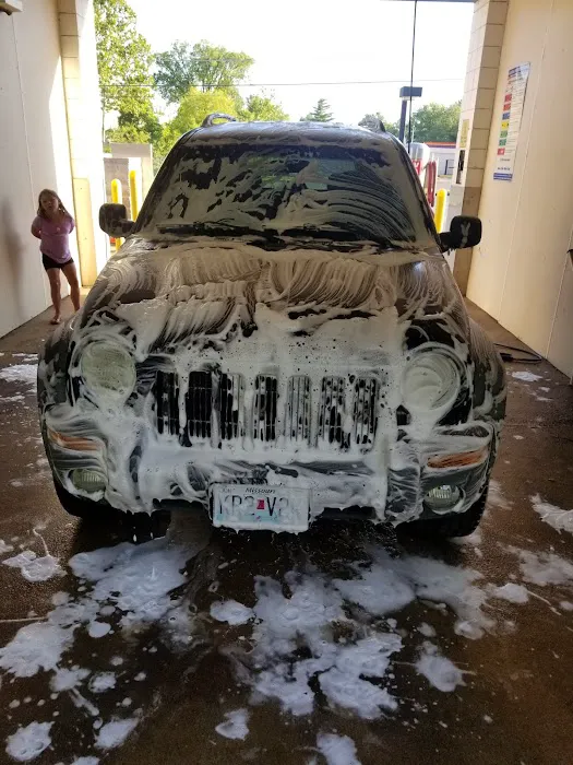 Reavis Barracks Car Wash Picture 7
