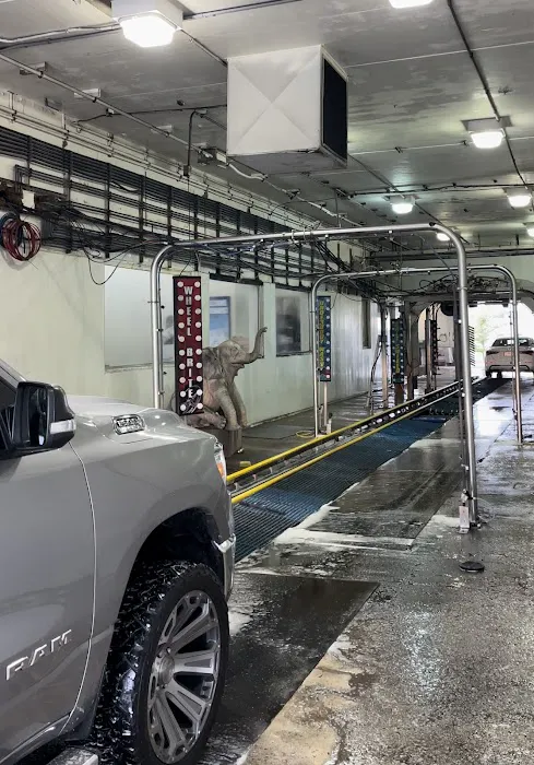 Royal Ozarks Car Wash Picture 7