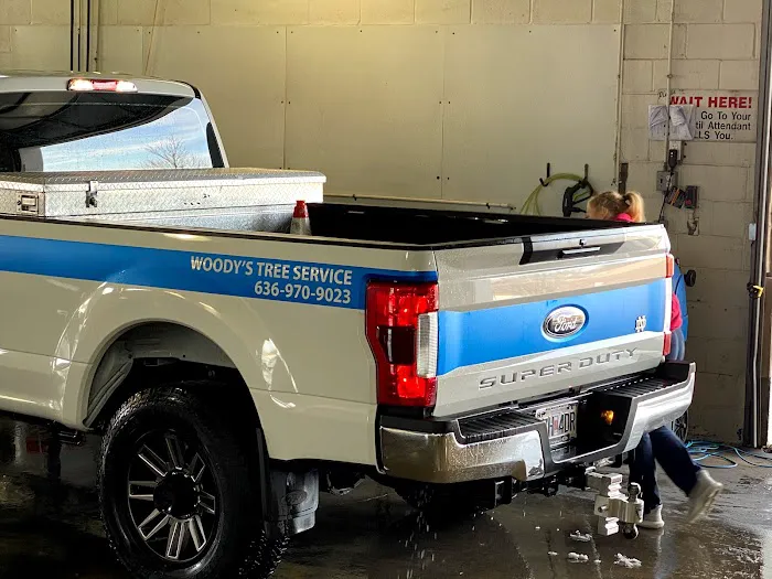 Royal Ozarks Car Wash Picture 8