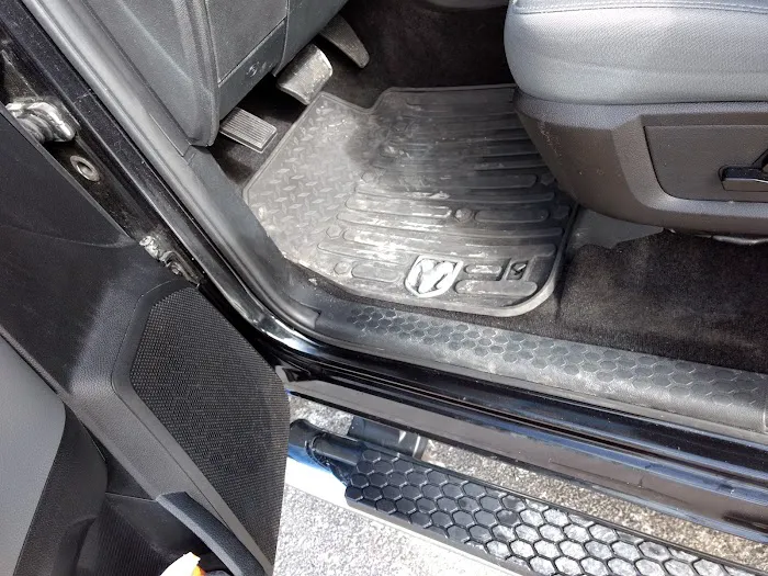 Royal Ozarks Car Wash Picture 9