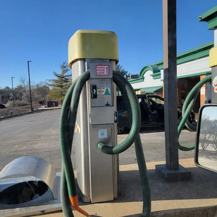 Scrubby Duck ( Self Car Wash) Picture 7