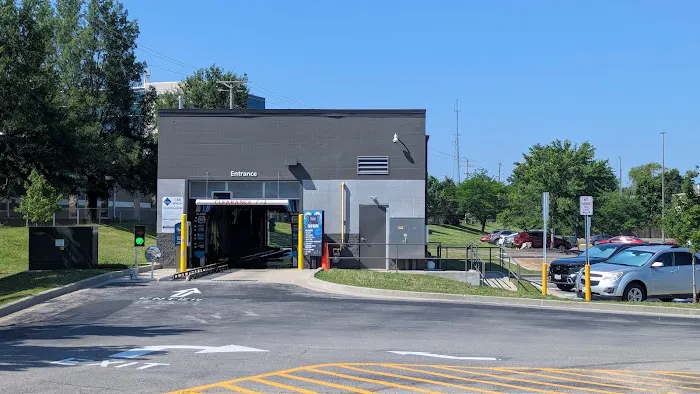 Sam's Club Car Wash Picture 2