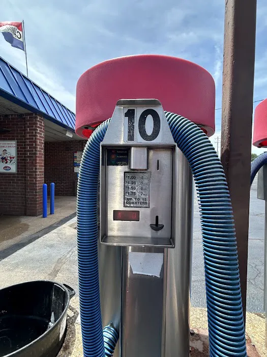 Brentwood Car Wash Picture 1