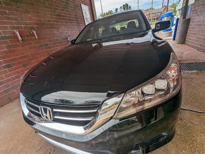 Brentwood Car Wash Picture 5