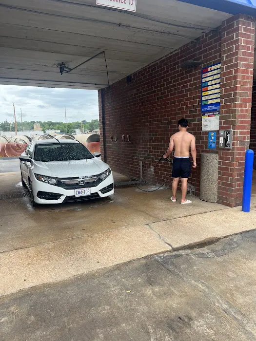 Brentwood Car Wash Picture 9