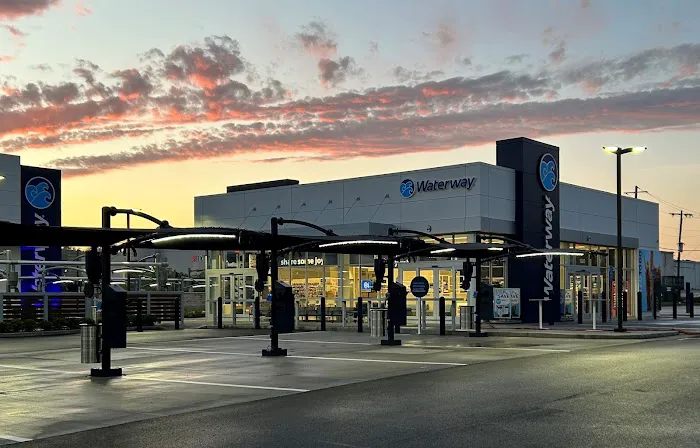 Waterway Carwash Picture 4