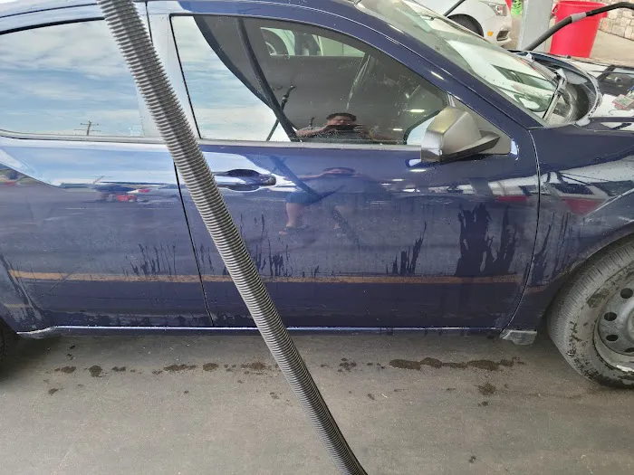 Zips Car Wash Picture 7