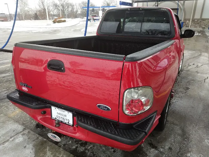 Zips Car Wash Picture 9