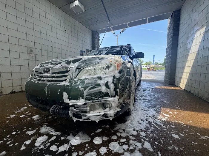 Midland Carwash Picture 3