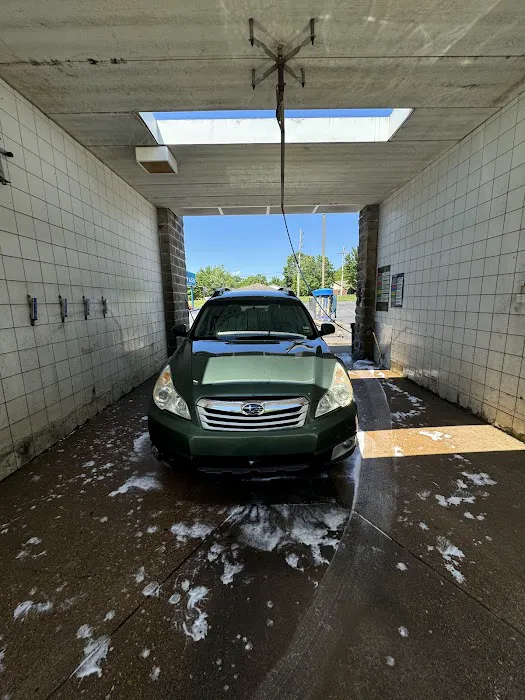 Midland Carwash Picture 9