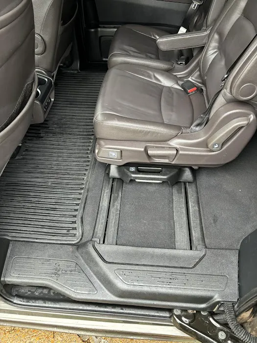 Maine stain custom auto detailing shop/ car wash Picture 3