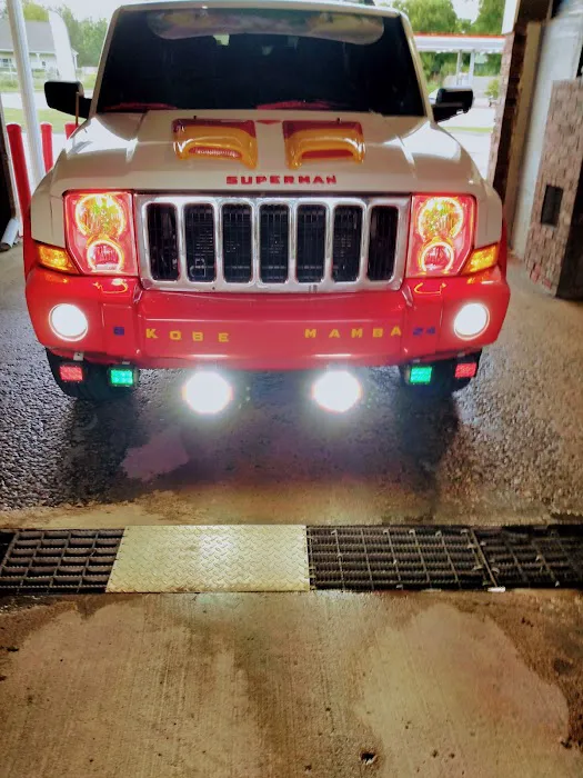 Splish Splash Car Wash* Picture 3