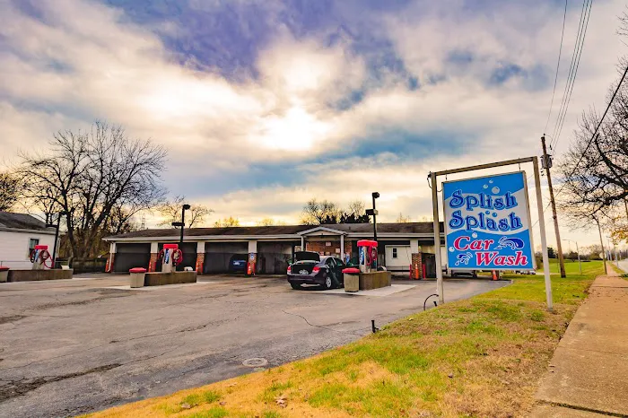 Splish Splash Car Wash* Picture 5