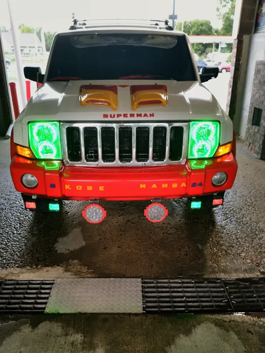 Splish Splash Car Wash* Picture 4